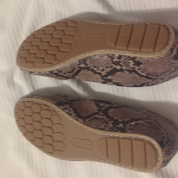 Baretraps Snake Print Flat Loafers - Picture 7 of 9
